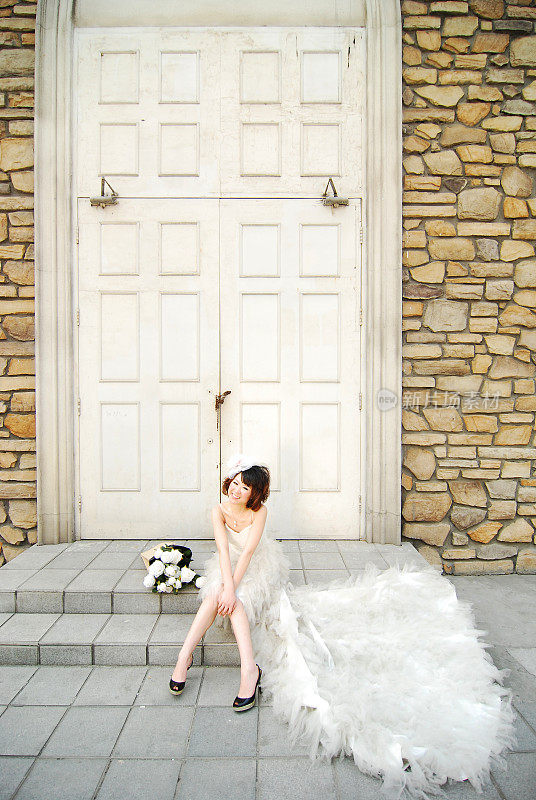 bride and flower